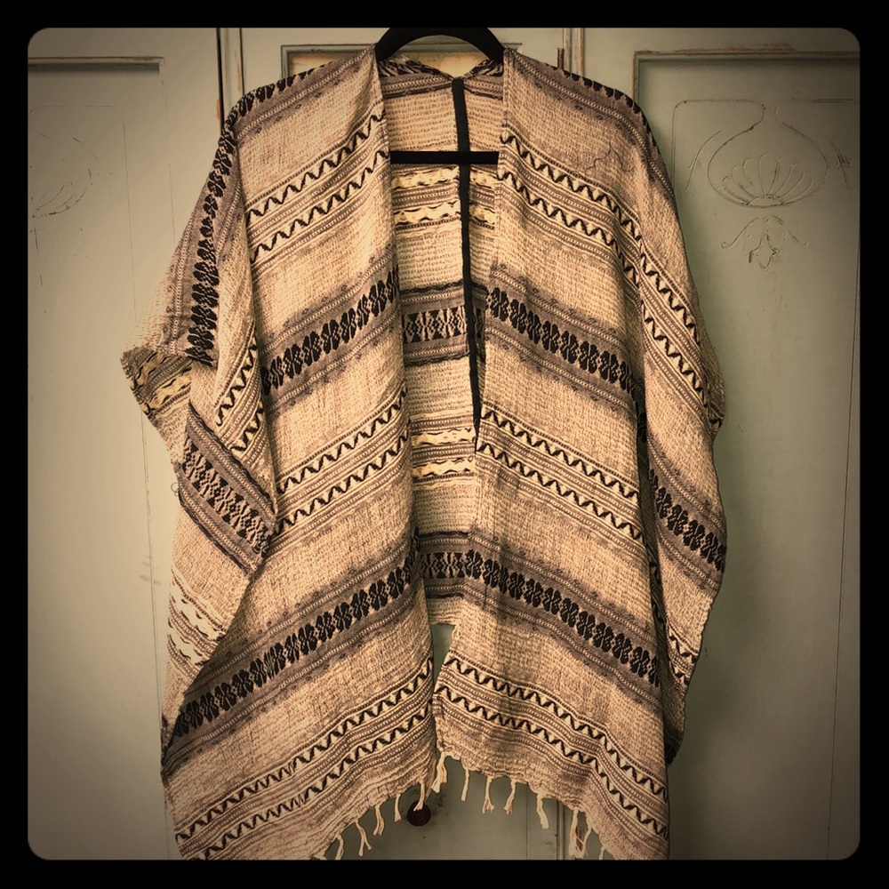 American Eagle poncho one Sz
